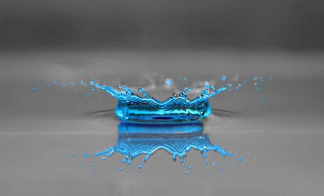 cocoparisienne-waterdrop-597109_1920
